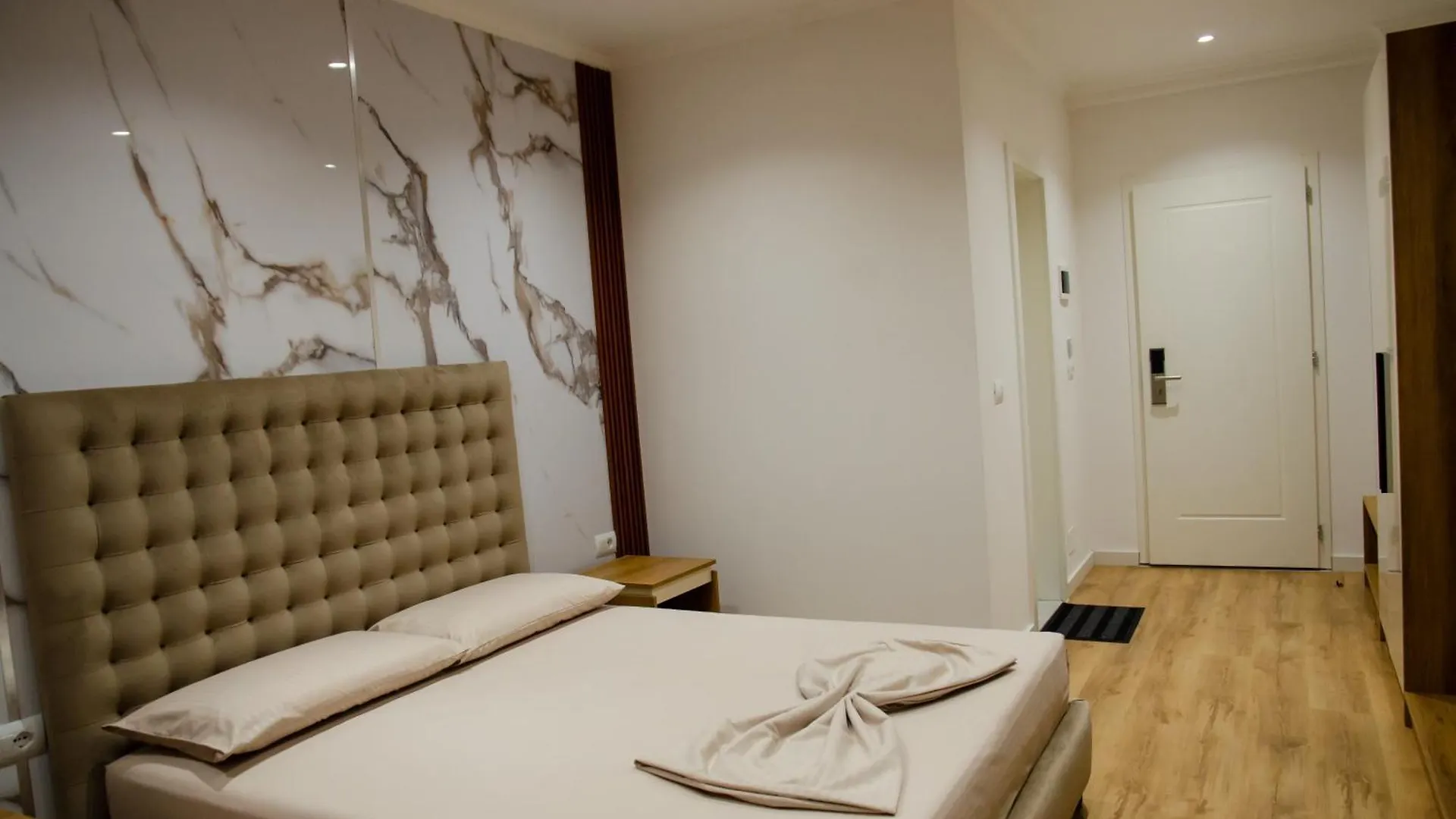 ***  Hotel Erald Begjunec Albânia